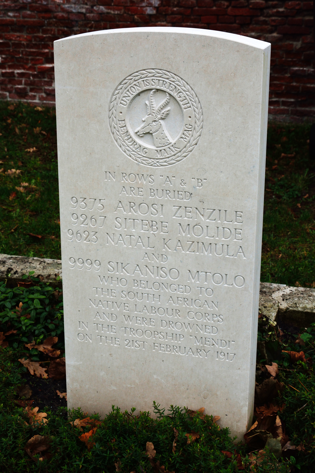 Photo from /search/photos/Netherlands/NOORDWIJK GENERAL CEMETERY/ZENZILE_A.jpg